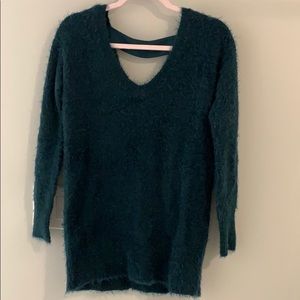 A pea in the pod green maternity sweater